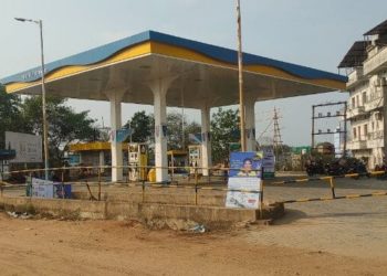 ପେଟ୍ରୋଲରୁ ଫେଣ ବାହାରୁଥିବା ଅଭିଯୋଗରେ ସୋନପୁର ପଟାଭାଡ଼ିରେ ଥିବା ଦେବଯାନୀ ପେଟ୍ରୋଲ ପମ୍ପକୁ ସିଲ୍‌ କରିଛି ଯୋଗାଣ ବିଭାଗ