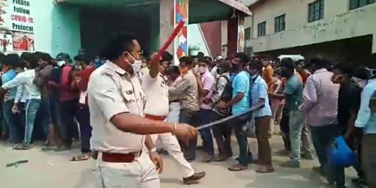 କୋଭିଡ କଟକଣା ଉଲଘଂନ ଏବଂ ଲାଇସେନ୍ସ : ପାରଳାଖେମୁଣ୍ଡି  ରେ ଥିବା ୪ଟି ସିନେମା ହଲକୁ ସିଲ୍ କଲା ଜିଲ୍ଲା ପ୍ରଶାସନ