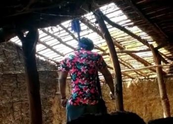 ଝୁଲନ୍ତା ଅବସ୍ଥାରେ ଘର ଭିତରୁ ମୃତ ଦେହ ଉଦ୍ଧାର