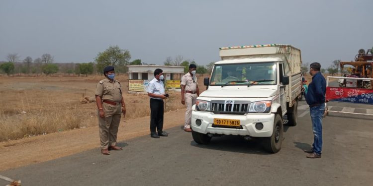 କୋଭିଡ ସ°କ୍ରମଣ ରୋକିବାକୁ ଜିଲ୍ଲା ପ୍ରଶାସନ ତତ୍ପର