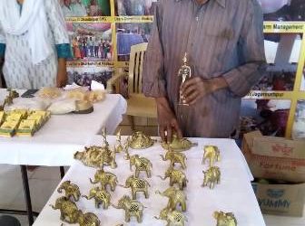 ବେଦାନ୍ତ ସ୍ଥାୟୀ ଜୀବିକା ନିର୍ବାହ ପାଇଁ ପାରଂମ୍ପାରିକ ‘ଢୋକ୍ରା’ କଳାକୃତିକୁ ପୁର୍ନଜୀବିତ କରୁଛି