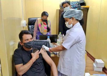 ଗୃହ ରାଷ୍ଟ୍ରମନ୍ତ୍ରୀ କ୍ୟାଟେନ, ଦିବ୍ୟଶଙ୍କର ମିଶ୍ର ଦ୍ଵିତୀୟ କରୋନା ଟୀକା ନେଇଛନ୍ତି