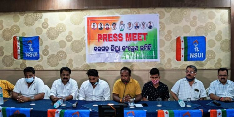 କୁଳପତିଙ୍କ ଛାତ୍ର ଛାତ୍ରୀ ମାନଙ୍କ ପ୍ରତି ଦୁର୍ବ୍ୟବହାର ଓ ସମ୍ବଲପୁରୀ ବସ୍ତ୍ର ପ୍ରତି ଦେଇଥିବା ଅଶାଳୀନ ମନ୍ତବ୍ୟ କୁ ରାଜ୍ୟ ସାରା ବିରୋଧ କରିବ ଛାତ୍ର କଂଗ୍ରେସ