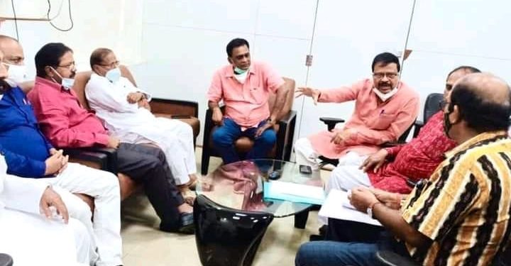 ବରଗଡ଼ ଜିଲ୍ଲାରେ ବିଭିନ୍ନ ଉନ୍ନୟନ ମୂଳକ କାର୍ଯ୍ୟକ୍ରମ ତ୍ୱରାନ୍ୱିତ କରିବା କୁ ଦାବି