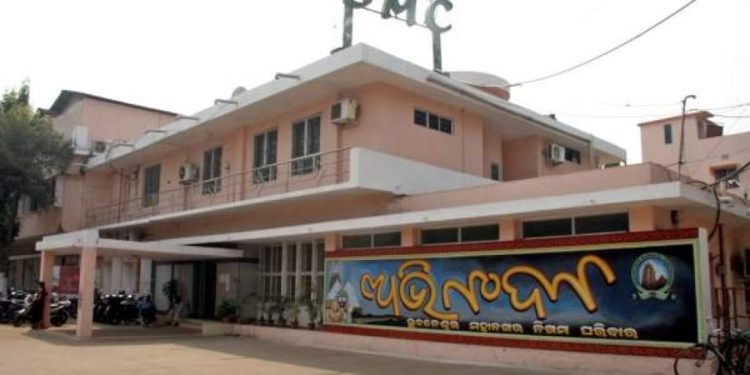 ହାଟ ଓ ବଜାରରେ ବିଏମ୍‌ସିର କଟକଣା, ସାମାଜିକ ଦୂରତା ଓ ମାସ୍କ ନିପିନ୍ଧିଲେ ଦୋକାନ୍‌ ହେବ ସିଲ୍‌