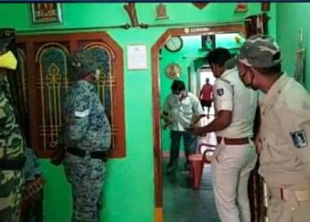 ଘର ମାଲିକଙ୍କ ଅନୁପସ୍ଥିତିରେ , ଘରୁ ଲକ୍ଷାଧିକ ଟଙ୍କାର ସୁନାଗହଣା ଲୁଟି ନେଇଗଲେ ଚୋର