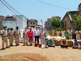 କୁକୁଡ଼ା ଫାର୍ମରେ ନକଲି ବିଦେଶୀ ମଦ ପ୍ରସ୍ତୁତି କାରଖାନା ଠାବ : ବିପୁଳ ପରିମାଣର ମଦ, ପ୍ରସ୍ତୁତି ସାମଗ୍ରୀ ଜବତ, ୩ ଗିରଫ