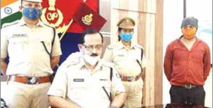 ଝାରସୁଗୁଡ଼ା ଜିଲ୍ଲା ବ୍ରଜରାଜନଗର ନିବାସୀ ରେଳ କର୍ମଚାରୀ ରମଣ ରଜକ ଙ୍କ ଠାରୁ – ବ୍ରଜରାଜନଗର ପୁଲିସ ୫୭ ହଜାରର ଜାଲ ନୋଟ୍‌ ଜବତ