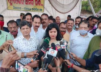 ଖୋର୍ଦ୍ଧା ଜିଲ୍ଲା ଜିଲାପାଳଙ୍କ କର୍ଯ୍ୟାଳୟ ଛକ ଠାରେ : ବିକାଶର କୌଣସି ଦଳ ନଥାଏ – ଅପରାଜିତା ଷଡଙ୍ଗୀ 