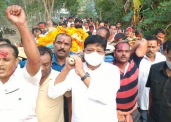 ସାହିତ୍ୟ ସଂସ୍କୃତିର ପୂଜାରୀ, ବର୍ଷିଆନ କଂଗ୍ରେସ ନେତା ରବୀନ୍ଦ୍ର ସାହୁଙ୍କୁ କାନ୍ଧ ଦେଲେ – ଆଇନ ମନ୍ତ୍ରୀ ପ୍ରତାପ ଜେନା