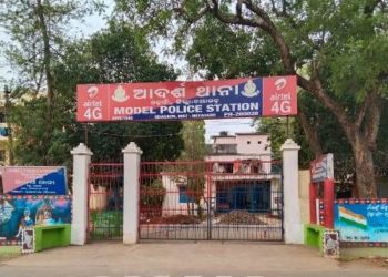 କାର୍ଯ୍ୟରେ ବାଧା ଦେଇ କର୍ମଚାରୀମାନେ ଜେଲ୍ ଗଲେ – ଓଡ଼ଗାଁ