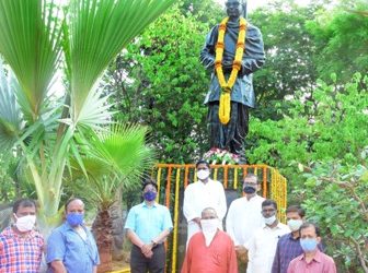 ପୂର୍ବତନ ମୁଖ୍ୟମନ୍ତ୍ରୀ ଡ. ସଦାଶିବ ତ୍ରିପାଠୀଙ୍କ ଜୟନ୍ତୀରେ ଶ୍ରଦ୍ଧାଞ୍ଜଳି ଅର୍ପଣ