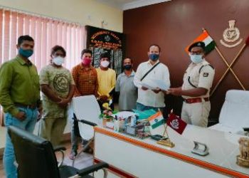  ସାମ୍ବାଦିକଙ୍କୁ ସବ ଇନ୍ସପେକ୍ଟରଙ୍କ ଦୁର୍ବ୍ୟବହାର ନେଇ ଏସପି ଙ୍କୁ ଦାବିପତ୍ର