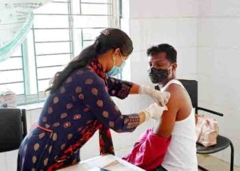 ରାୟଗଡର ସାମ୍ବାଦିକ ମାନଙ୍କୁ ଦିଆଗଲା କରନା ଟୀକା