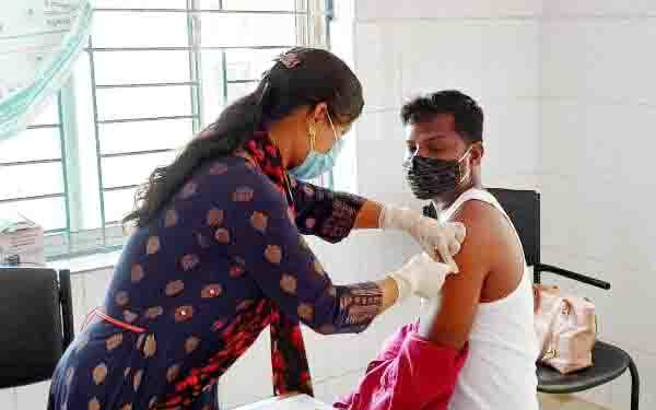 ରାୟଗଡର ସାମ୍ବାଦିକ ମାନଙ୍କୁ ଦିଆଗଲା କରନା ଟୀକା