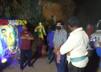 ବାହାଘର ଭୋଜିରେ ଚଢାଉ ସହ ଜୋରିମାନା ଆଦାୟ ; ବାପା,ପୁଅ ଫେରାର – ଓଡ଼ଗାଁ