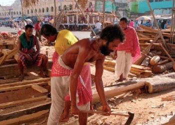 ଲକଡାଉନ କଟକଣା ଭିତରେ ଚାଲିଛି ମହାପ୍ରଭୁଙ୍କ ରଥ ନିର୍ମାଣ କାର୍ଯ୍ୟ