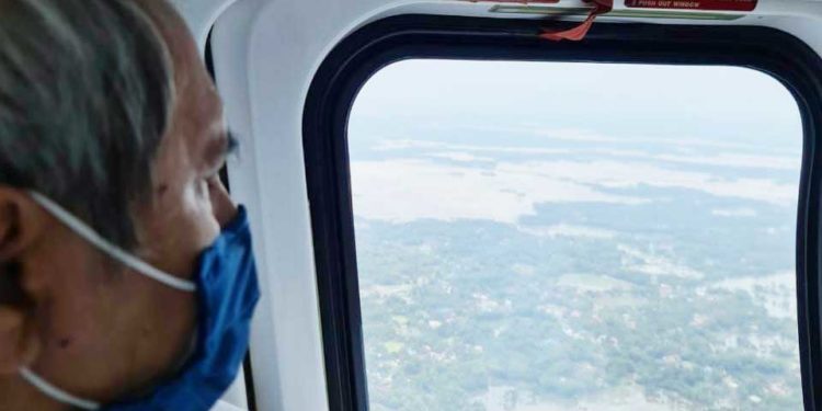 ମୁଖ୍ୟମନ୍ତ୍ରୀ ଶ୍ରୀ ନବୀନ ପଟ୍ଟନାୟକ ଆଜି ହେଲିକପ୍ଟର ଯୋଗେ ଆକାଶମାର୍ଗରୁ ବାତ୍ୟା ଷୟଷତି ଆକଳନ କରିଥିଲେ