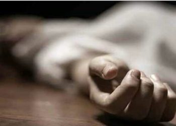 ଶିଶୁପୁତ୍ରକୁ ଧରି ଟ୍ରେନ ଆଗକୁ ଡେଇଁ ଆତ୍ମହତ୍ୟା