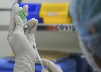 ଦେଶରେ ଟିକାର ଅଭାବ ଦେଖା ଦେଉଥିବାରୁ; ଲକ୍ଷାଧିକ ଲୋକ ଠିକ୍‌ ସମୟରେ ଦ୍ୱିତୀୟ ଡୋଜ୍‌ ନେଇପାରୁନାହାନ୍ତି