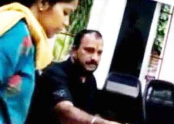 କଟକ ମହାନଗର ନିଗମ ଅଧିକାରୀ କରୋନା କଟକଣାକୁ  ଫୁ