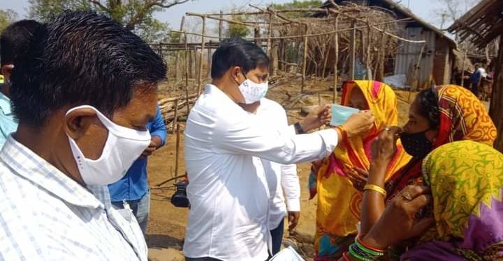 ସାଂସଦ ଓ ବିଧାୟକଙ୍କ ତରଫରୁ ମାସ୍କ ବଣ୍ଟନ