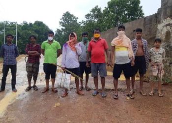 ନିମ୍ନ ମାନର କାର୍ଯ୍ୟ ଯୋଗୁ ଅସରାଏ ବର୍ଷାରେ ଯାତାୟତ ଠପ୍ ; ଆନ୍ଦୋଳନର ଚେତାବନୀ ଦେଲେ ଗ୍ରାମବାସୀ