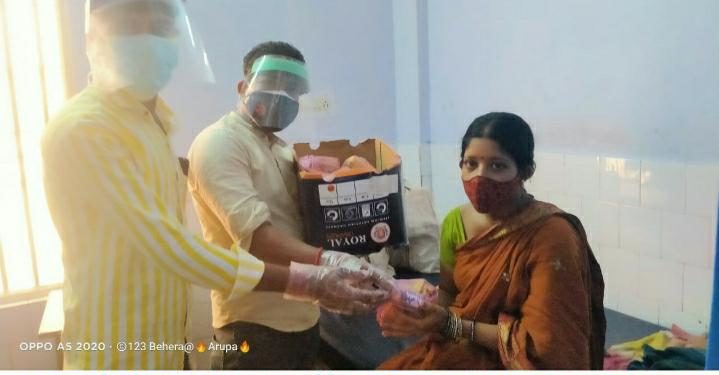ଅଂଶୁପା ଆଞ୍ଚଳିକ ବିକାଶ ମଞ୍ଚ ପକ୍ଷରୁ  ଉପଖଣ୍ଡ ଚିକିତ୍ସାଳୟରେ କରୋନା ସଚେତନତା ଓ ଶୁଖିଲା ଖାଦ୍ୟ ବଣ୍ଟନ