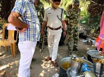 କାଶୀନଗର ଥାନା ଅଞ୍ଚଳର ଏନ୍ ଏ ସି ରେ କୋଭିଡ ନିୟମ ଉଲଂଘନ କରି ଭୋଜି କରୁଥିବା ସମୟରେ ତହସିଲଦାର ଓ ଥାନା ଅଧିକାରୀ ଙ୍କ ଚଢ଼ାଉ ୧୦ ହଜାର ଟଙ୍କା ଜୋରିମାନା ଆଦାୟ