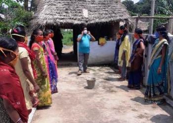 ଅଗ୍ରଣୀ ସ୍ବେଚ୍ଛାସେବୀ ସଂଗଠନ”ହେଲ୍ପ”ପକ୍ଷରୁ କୋରନାକୁ ନେଇ ମହିଳା ମାନଙ୍କୁ ସଚେତନତା