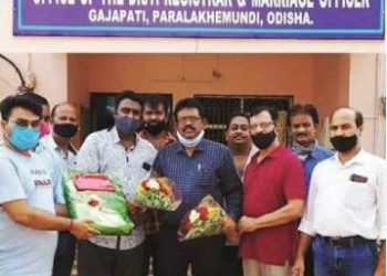 ସବ ରେଜିଷ୍ଟ୍ରାର ଶରତ ଚନ୍ଦ୍ର ନାୟକଙ୍କୁ ବିଦାୟକାଳୀନ ସମ୍ବର୍ଦ୍ଧନା