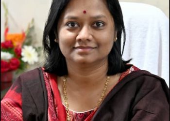 ନୟାଗଡ ଜିଲ୍ଲାର ବିଭିନ୍ନ କୋଭିଡ କେୟାର ସେଣ୍ଟରରେ ଚିକିତ୍ସଧୀନ କରୋନା ଆକ୍ରାନ୍ତଙ୍କ ସହ ନିଜେ ଜିଲ୍ଲାପାଳ ଡ଼. ପୋମା ଟୁଡୁ ସେମାନଙ୍କ ଭଲମନ୍ଦ ଟେଲିଫୋନରେ ପଚାରି ବୁଝିଲେ