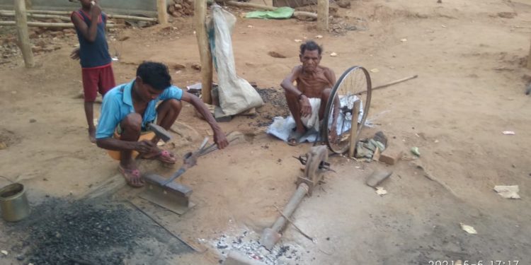 ପ୍ରୋତ୍ସାହନ ଅଭାବରୁ କରୋନା ବିପତ୍ତି ସମୟରେ ବିପନ୍ନ ହେଉଛି କମାରଙ୍କ ଜୀବିକା