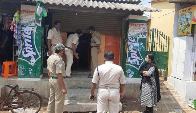 ପିପିଲି ମୁଖ୍ୟ ବଜାରରେ ; କୋଭିଡ୍‍ ନିୟମ ଉଲ୍ଲଙ୍ଘନ – ୩ଟି ଦୋକାନକୁ ସିଲ୍‌