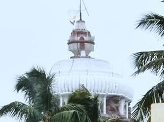 ମାଡ଼ିଆସିଲା କାଳବୈଶାଖୀ ବର୍ଷା : ଶ୍ରୀମନ୍ଦିର ନୀଳଚକ୍ରରେ ବାନା ଲାଗି ହେଉଥିବା – ନଇଁଗଲା ପତିତପାବନ ବାନା