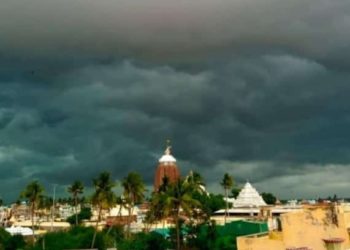 ମଙ୍ଗଳବାର ପୂର୍ବାହ୍ନରେ ପୁରୀର ଆକାଶ ଧାରଣ କରିଥିବା କୃଷ୍ଣ ବର୍ଣ୍ଣ