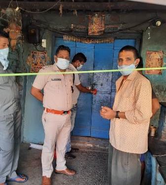 ୨ ଦୋକାନକୁ ସିଲ କଲା ପୁଲିସ ପ୍ରଶାସନ : ୧୨ ହଜାର ଟଙ୍କା ଜରିମାନା ଆଦାୟ