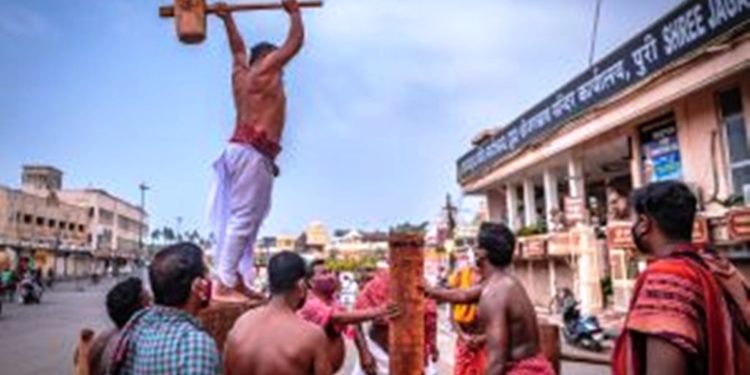 କରୋନା ସଙ୍କଟ ଭିତରେ ; ମହାପ୍ରଭୁ ଶ୍ରୀଜଗନ୍ନାଥଙ୍କ ବିଶ୍ୱ ପ୍ରସିଦ୍ଧ ରଥାଯାତ୍ରା ପାଇଁ ଚାଲିଛି ପ୍ରସ୍ତୁତି – ତୁମ୍ବରେ ଅର, ସିଙ୍ଗଡ଼ା ବାଡ଼ିଆ ନୀତି କାର୍ଯ୍ୟ ଆରମ୍ଭ – ପୁରୀ