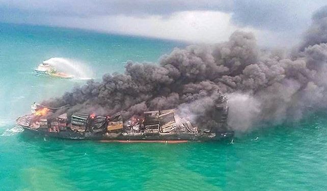 ଟନ୍‌ ଟନ୍‌ କେମିକାଲ୍‌ ପରିବହନ କରି ଯାତ୍ରା କରୁଥିବା ଏକ ମାଲ୍‌ବାହୀ ଜାହାଜ ଶ୍ରୀଲଙ୍କାର ପଶ୍ଚିମ ଉପକୂଳରେ ବୁଡ଼ି ଯାଇଛି