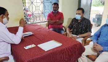 ପଦ୍ମପୁର ସହରର ପାନୀୟ ଜଳ ସମସ୍ଯା ବିଷୟରେ ବିଭାଗୀୟ ଯନ୍ତ୍ରୀଙ୍କ ସହ ଆଲୋଚନା କଲେ ନଗର ବିଜେପି ପ୍ରତିନିଧି ଦଳ