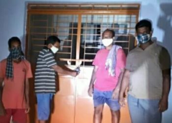 ଶ୍ରମିକଙ୍କ ଟଙ୍କା ନ ଦେଇ ଠିକାଦାର ଫେରାର ; ଗୁମ୍ମା ଆଇଟିଆଇ ଷ୍ଟାଫ କ୍ୱାଟର ବିଲ୍ଡିଂରେ ତାଲା ପକାଇଲେ ଶ୍ରମିକ