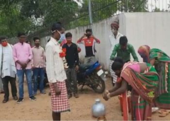 କୋରୋନା ମୃତଦେହ ପୋଡିବା ନେଇ ତୁମୁଳକାଣ୍ଡ ଘଟଣା, ୯ ଗିରଫ ହୋଇଥିଲେ । ସେମାନଙ୍କ ମଧ୍ୟରୁ ୮ ଜଣଙ୍କୁ ଜାମିନ ମିଳିଛି