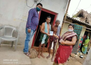 ହିତାଧିକାରୀ ଙ୍କ ଘରକୁ ଯାଇ ଭତ୍ତା ପ୍ରଦାନ କଲେ ବ୍ଲକ୍ ଉପାଧ୍ୟକ୍ଷା
