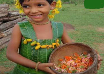 ଚର୍ଚ୍ଚାରେ କନ୍ଧମାଳ ଝିଅ ବ୍ଲେସି ପ୍ରଧାନ – ପରିବେଶ ଦିବସ ଅବସରରେ ପତ୍ରରେ ତିଆରି ପୋଷାକ ଦେଖିବାକୁ ମିଳିଛି