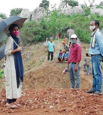 ଆନ୍ଧ୍ର କରୁଥିବା କାମକୁ ଅଚାନକ ଗସ୍ଥ କରି ବନ୍ଦ କଲେ ରାୟଗଡ ତହସିଲଦାର