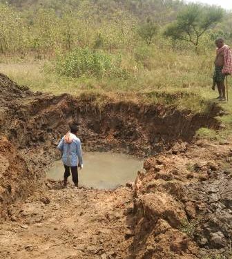 ସମାଜସେବୀ ମନୋଜ ପଟ୍ଟନାୟକଙ୍କ ଉଦ୍ୟମରେ ବନ୍ୟ ପ୍ରାଣୀଙ୍କ ପାଇଁ ଗ୍ରୀଷ୍ମ ପ୍ରବାହରେ ଜଳ ବ୍ୟବସ୍ଥା