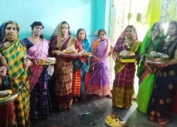ସ୍ୱାମୀଙ୍କ ଦୀର୍ଘାୟୁ କାମନା କରି ବ୍ରତ ପାଳନ କଲେ ମହିଳା