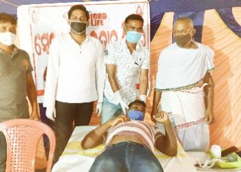 କରୋନା ମହାମାରୀର ଦ୍ୱିତୀୟ ଲହରୀ ଯୋଗୁଁ ନୟାଗଡ଼ ରକ୍ତଭଣ୍ଡାରରେ ଦେଖାଦେଇଛି ରକ୍ତସଙ୍କଟ : ସେବା ଉତ୍ସବ ସମିତି ପକ୍ଷରୁ ରକ୍ତଦାନ ଶିବିର – ମୋଟ 25 ୟୁନିଟ ରକ୍ତ ସଂଗ୍ରହ ହୋଇଥିଲା