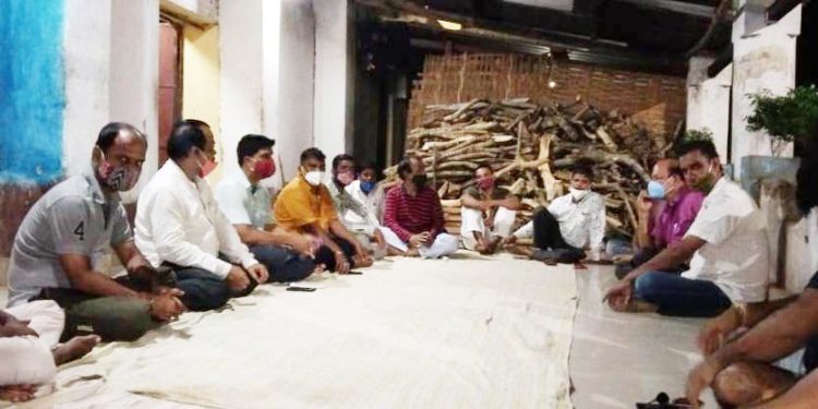 ଦ୍ଵିତୀୟ ଶ୍ରୀକ୍ଷେତ୍ର ରଣପୁରରେ ରଥଯାତ୍ରା କରିବା ପାଇଁ : ହାତରେ ଫ୍ଲା’ କାର୍ଡ ଧରି ବଡ଼ଦାଣ୍ଡ ରେ ଶୋଭାଯାତ୍ରା