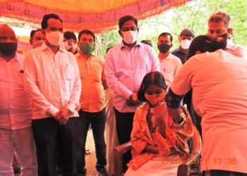 ଯୋଜନା ବୋର୍ଡ ଉପାଧ୍ୟକ୍ଷ ଶ୍ରୀ ଦାସବର୍ମାଙ୍କ ରାୟଗଡ଼ା ଜିଲ୍ଲା ଗସ୍ତ ; ଡଙ୍ଗରିଆ କନ୍ଧ ଯୁବକଯୁବତୀଙ୍କ ପାଇଁ ଉଦ୍ଦିଷ୍ଟ ଟିକାକରଣ କାର୍ଯ୍ୟକ୍ରମ ଶୁଭାରମ୍ଭ